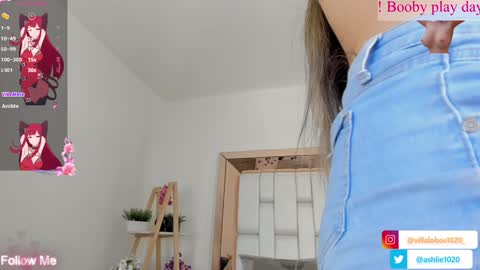 Snapshot of miavillalobos_ chatting on 01.15.25 Mia Villalobos online show from 01.15.25