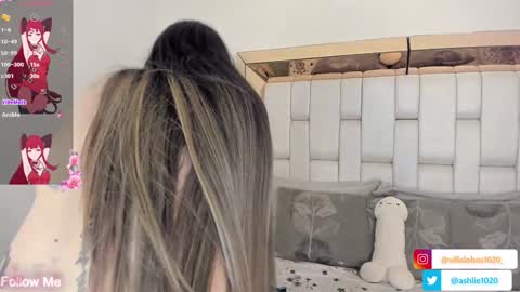 Snapshot of miavillalobos_ chatting on 01.30.25 Mia Villalobos online show from 01.30.25