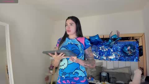 Snapshot of miavillalobos_ chatting on 02.10.25 Mia Villalobos online show from 02.10.25