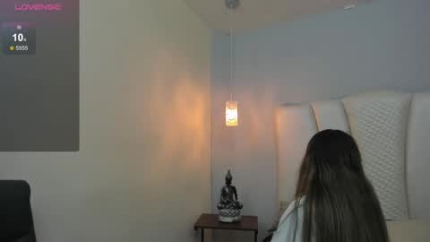 Snapshot of miavillalobos_ chatting on 09.20.25 Mia Villalobos online show from 09.20.25