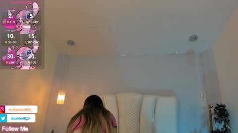 Snapshot of miavillalobos_ chatting on 10.06.25 Mia Villalobos online show from 10.06.25