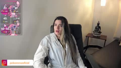 Snapshot of miavillalobos_ chatting on 10.07.25 Mia Villalobos online show from 10.07.25