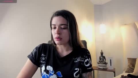Snapshot of miavillalobos_ chatting on 10.08.25 Mia Villalobos online show from 10.08.25