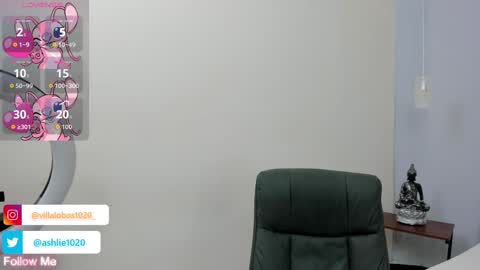 Snapshot of miavillalobos_ chatting on 10.14.25 Mia Villalobos online show from 10.14.25