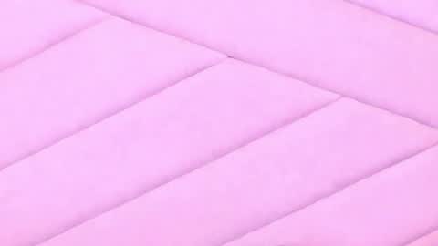 MiaWeiss online show from 04.06.26