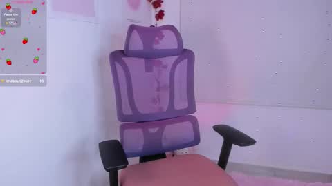 Snapshot of miawilsson_ chatting on 11.14.25 Mia Wilsson online show from 11.14.25