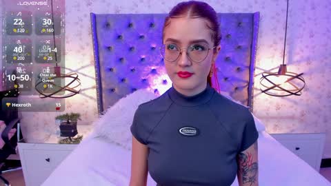 Snapshot of miawinx chatting on 02.06.25 Mia winx online show from 02.06.25