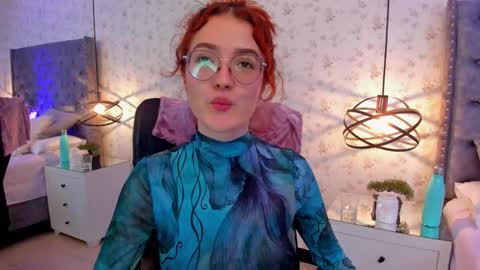 Snapshot of miawinx chatting on 02.14.25 Mia winx online show from 02.14.25