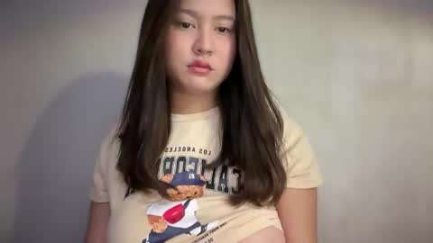 Snapshot of micaganda1 chatting on 11.03.25 urbaby mica online show from 11.03.25