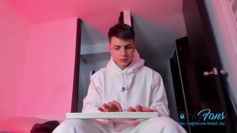 Snapshot of michael_boy88_ chatting on 10.31.25 Michael Boy online show from 10.31.25