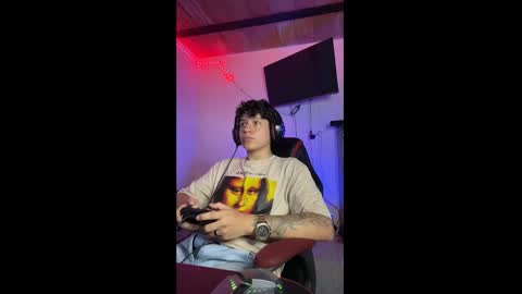 Snapshot of michael_kendall0 chatting on 02.24.25 michael independent model online show from 02.24.25
