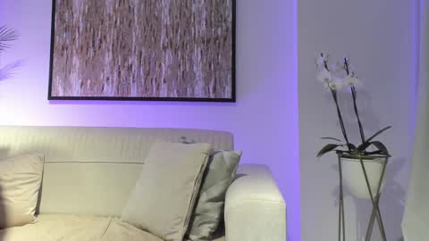 Michael Salens independent model online show from 03.03.25