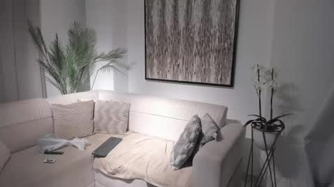 Michael Salens independent model online show from 03.06.25