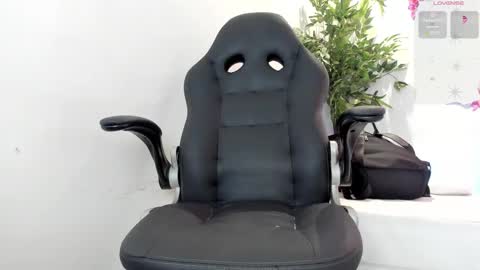 michel_lopez18 online show from 10.17.25