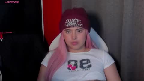 Snapshot of michell_petty01 chatting on 01.30.25 michell_petty01 online show from 01.30.25