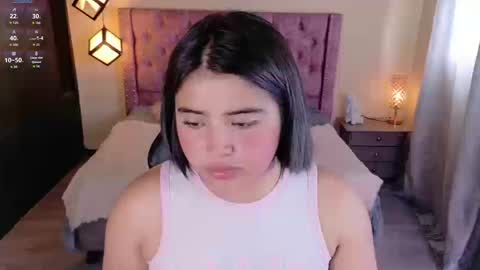 Snapshot of michell_petty01 chatting on 09.15.25 michell_petty01 online show from 09.15.25