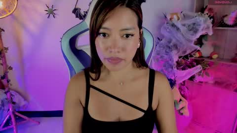 Snapshot of michelle_chang chatting on 10.16.25 michelle chang online show from 10.16.25