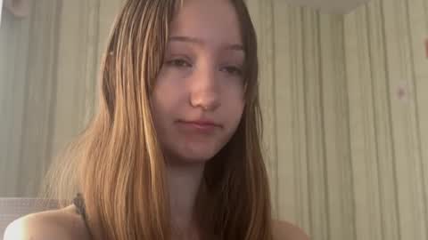 Snapshot of michelle_neely chatting on 10.08.25 michelle_neely online show from 10.08.25