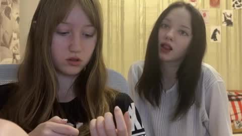 Snapshot of michelle_neely chatting on 10.17.25 michelle_neely online show from 10.17.25