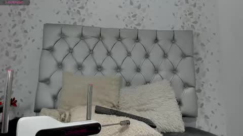 Snapshot of michelle_perla chatting on 09.23.25 michelle perla online show from 09.23.25