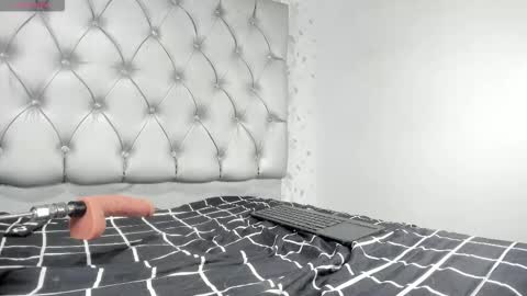 Snapshot of michelle_perla chatting on 10.17.25 michelle perla online show from 10.17.25