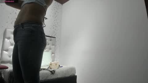 Snapshot of michelle_perla chatting on 10.24.25 michelle perla online show from 10.24.25