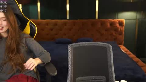 Snapshot of michelleinlove4u chatting on 02.18.25 Michelle online show from 02.18.25