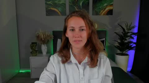 Snapshot of michelleortis chatting on 12.04.24 MichelleOrtis online show from 12.04.24