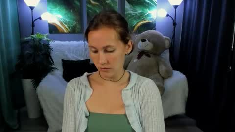 Snapshot of michelleortis chatting on 09.14.25 MichelleOrtis online show from 09.14.25