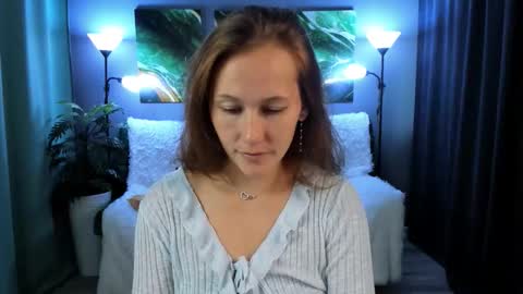 Snapshot of michelleortis chatting on 09.29.25 MichelleOrtis online show from 09.29.25