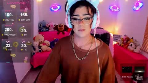 Snapshot of michellevanss22 chatting on 10.16.25 online show from 10.16.25