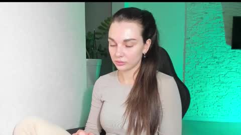 Michellee online show from 10.14.25