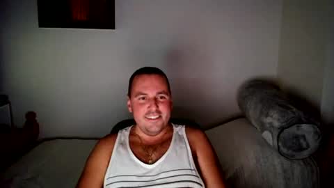Snapshot of micic3 chatting on 06.25.26 micic3 online show from 06.25.26