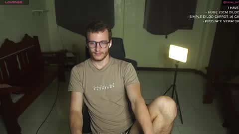 Snapshot of mickey_pict chatting on 12.08.24 Mickey online show from 12.08.24