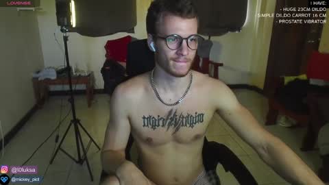 Snapshot of mickey_pict chatting on 01.14.25 Mickey online show from 01.14.25