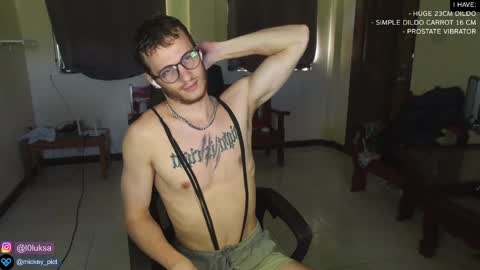 Snapshot of mickey_pict chatting on 01.26.25 Mickey online show from 01.26.25