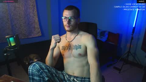 Snapshot of mickey_pict chatting on 02.05.25 Mickey online show from 02.05.25