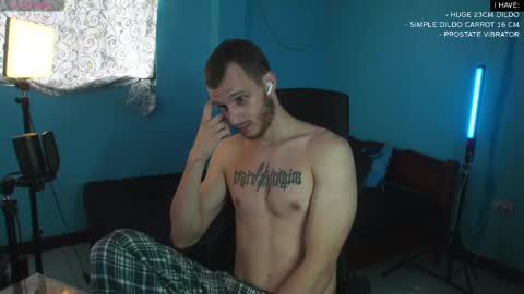 Snapshot of mickey_pict chatting on 02.10.25 Mickey online show from 02.10.25