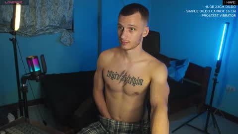 Snapshot of mickey_pict chatting on 02.10.25 Mickey online show from 02.10.25