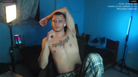 Snapshot of mickey_pict chatting on 02.11.25 Mickey online show from 02.11.25