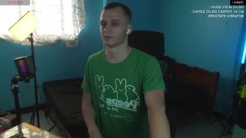 Snapshot of mickey_pict chatting on 02.14.25 Mickey online show from 02.14.25