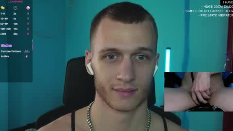 Snapshot of mickey_pict chatting on 02.26.25 Mickey online show from 02.26.25