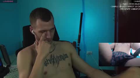 Snapshot of mickey_pict chatting on 03.04.25 Mickey online show from 03.04.25