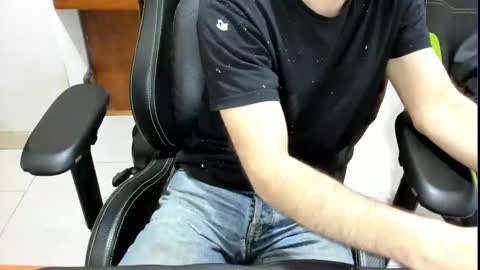 microfama00 online show from 04.16.26