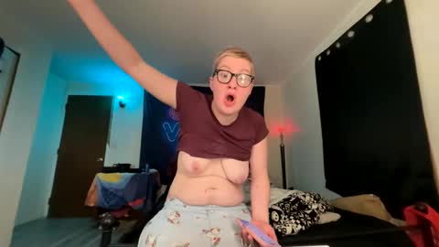 midnightmochi2 online show from 04.13.26