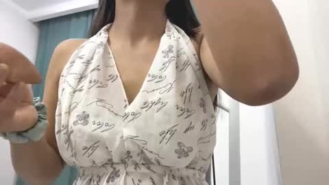 Snapshot of mieshasegura chatting on 11.26.25 Mia online show from 11.26.25