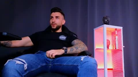 MightyAaron online show from 02.09.25