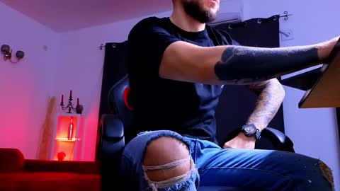 MightyAaron online show from 12.23.25