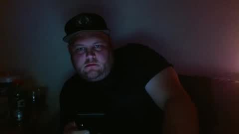 Snapshot of miguel320129 chatting on 10.05.25 Miggy online show from 10.05.25