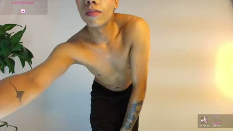 Snapshot of miguelangel_996 chatting on 06.25.26 miguel angel online show from 06.25.26